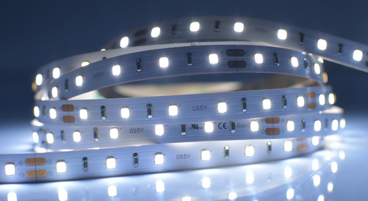 LED pásik 12W/m vnútorný studená biela 24V