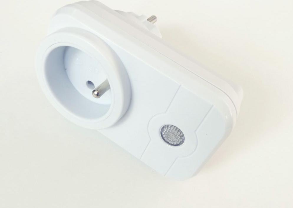Spínacia zásuvka DimLED RF ACS2200W