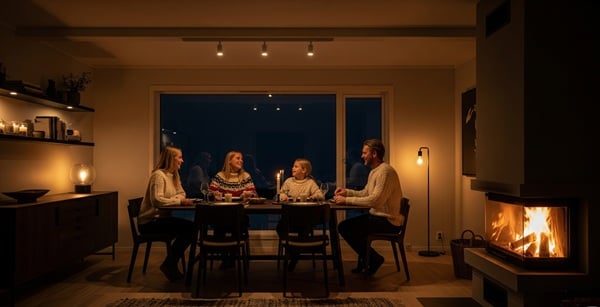 Esszimmer mit kombinierter Beleuchtung
