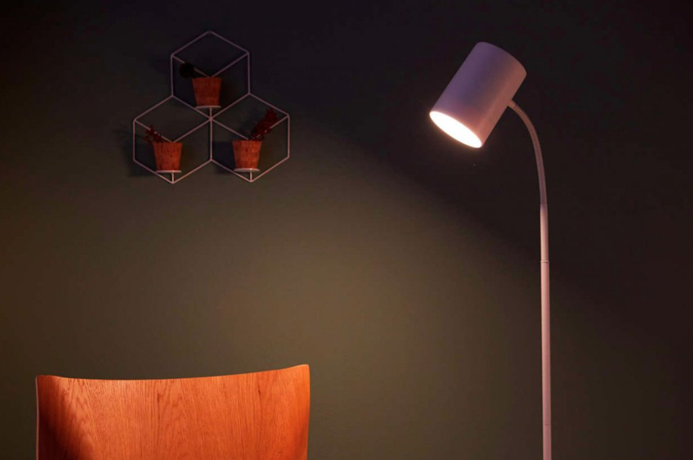 Stojací-lampa---Philips-LED-himroo-lampa-stojací-bílá_1