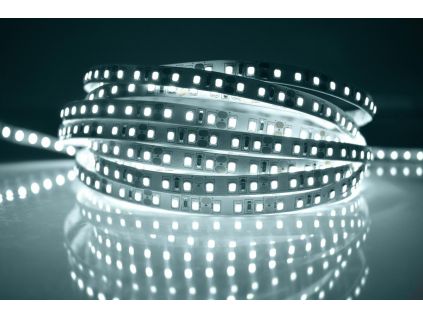 LED páska studená bílá (Napětí 12V DC, Stupeň krytí IP20 - vnitřní, Výkon 24W/m)