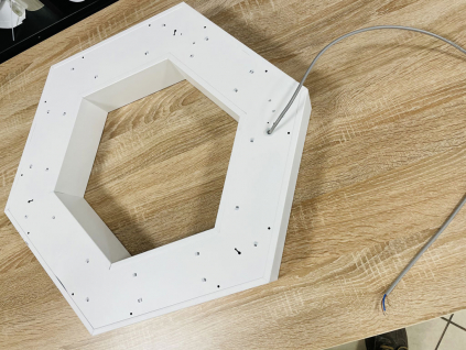 Bílý stropní LED panel úhelník 36W denní bílá