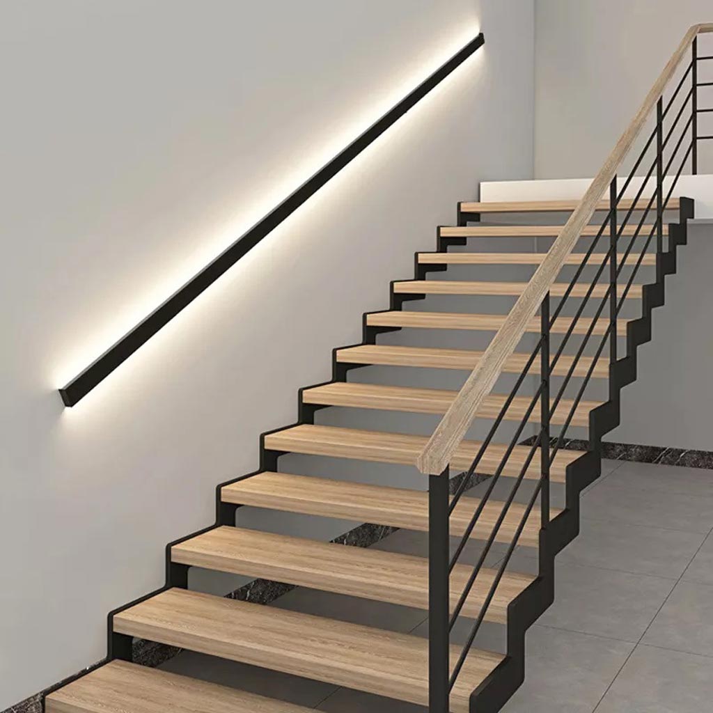 Čierne LED moderné nástenné svietidlo strip 70W 240cm/9cm IP65 4500K s čidlom