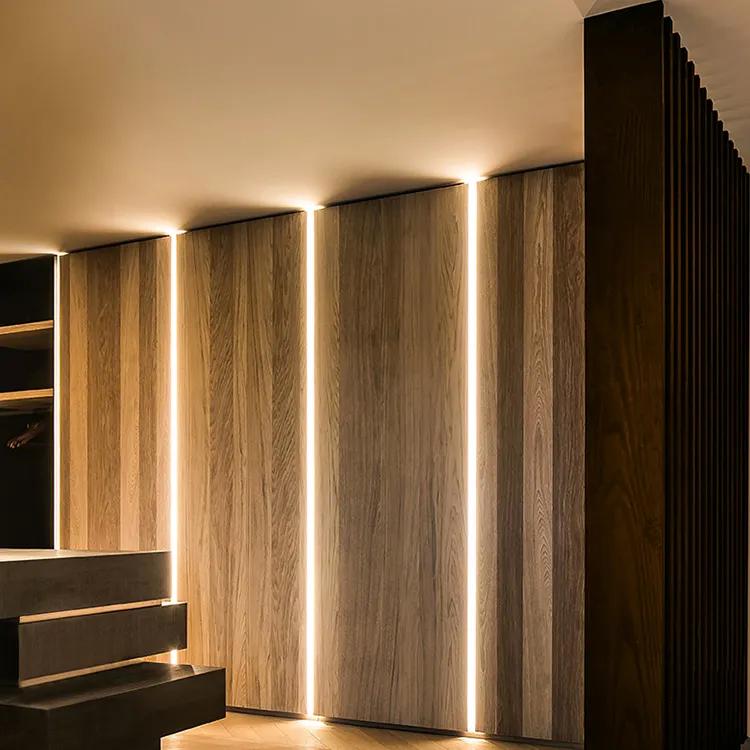 Philips LED pásek 21W 5m Lightstrip teplá bílá 230V 70102/31/P2